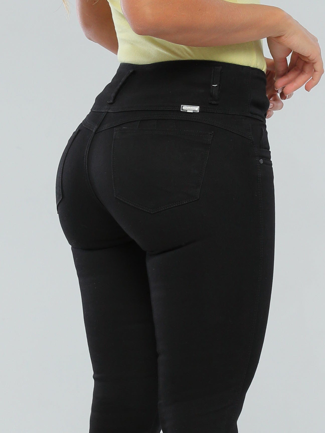 Amy Butt Lift Jeans CB4000