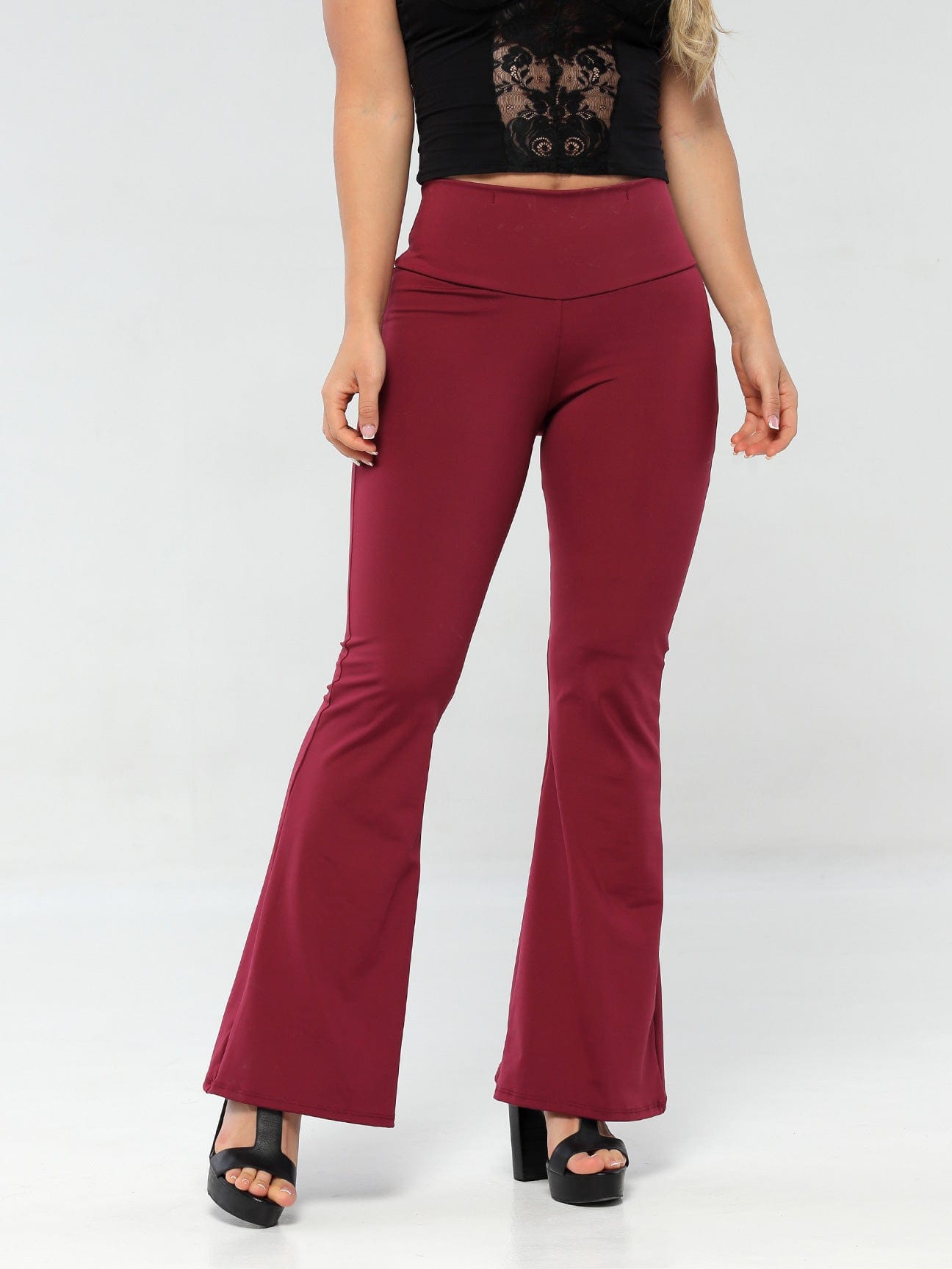 Leggings acampanados de levantamiento de glúteos empoderados con control de barriga 1288